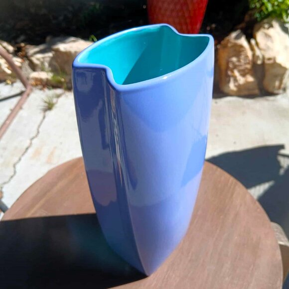 Iconic Lindt-Stymeist Colorways Post Modern Blue/Turquoise Vase - Picture 1 of 8
